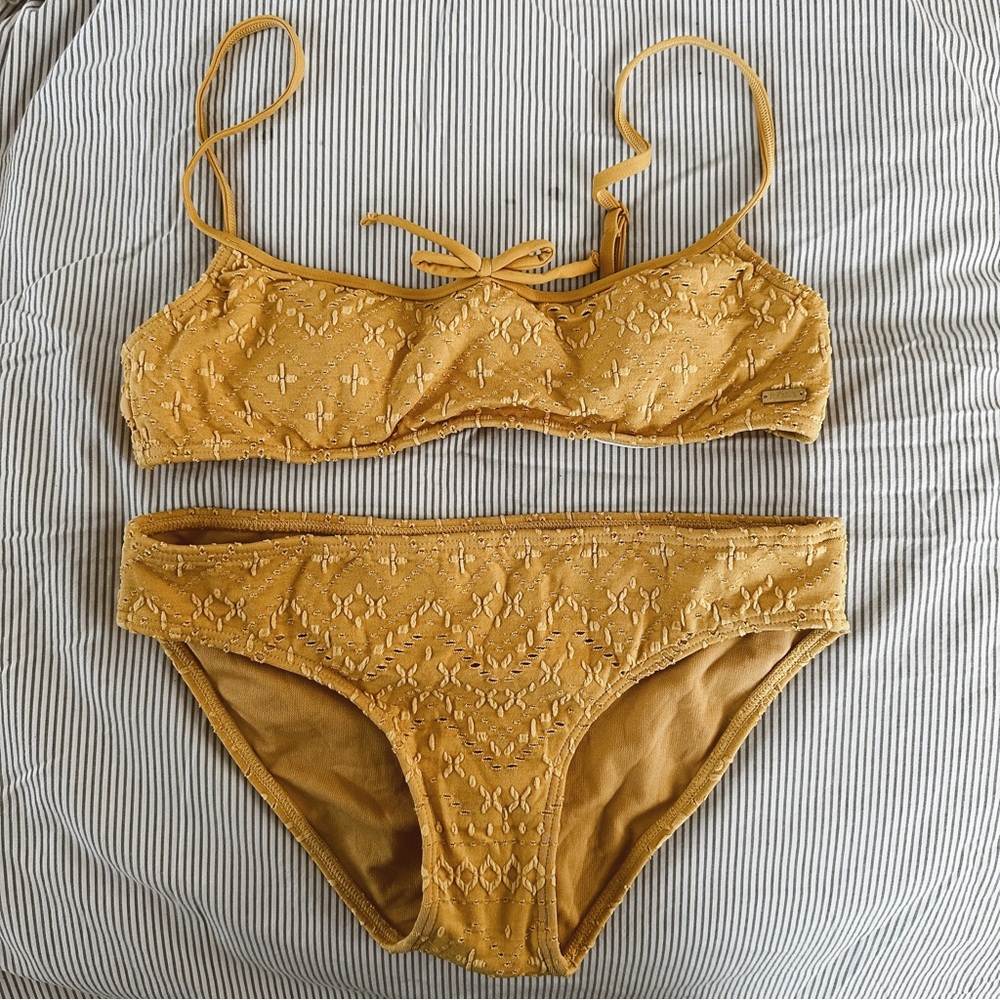 NW/OT ROXY cottage core, buttery soft bikini - Picture 5 of 6